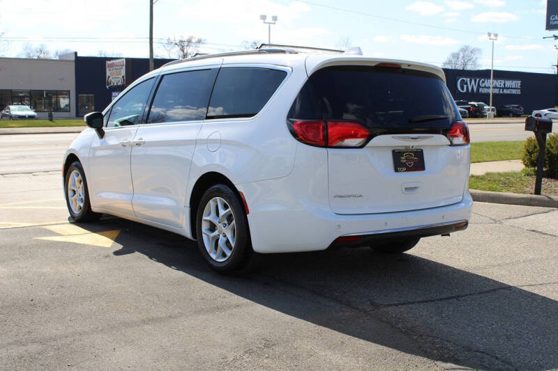 2017 Chrysler Pacifica Touring-L