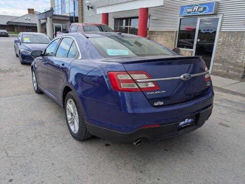 2015 Ford Taurus SEL