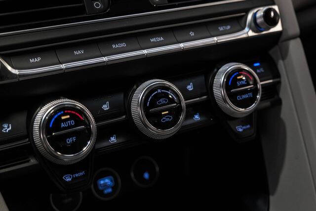2023 Genesis G70