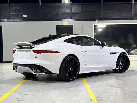 2016 Jaguar F-TYPE R