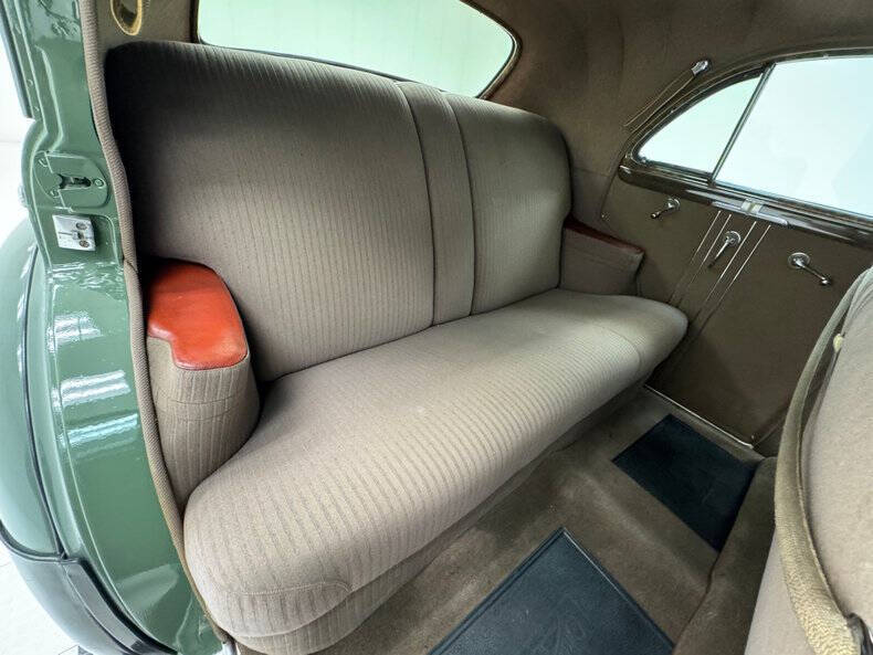 1940 Oldsmobile Custom Cruiser