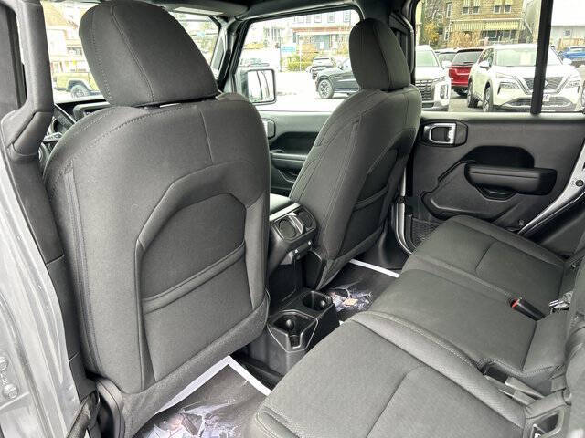 2021 Jeep Gladiator Willys