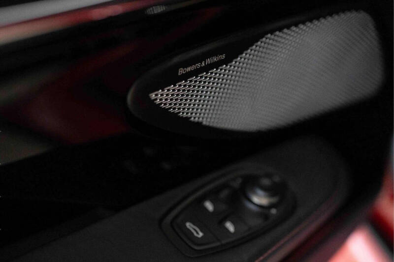 2025 Aston Martin DB12 Volante