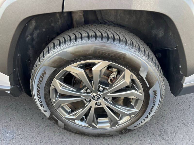 2022 Toyota RAV4 Hybrid XLE Premium