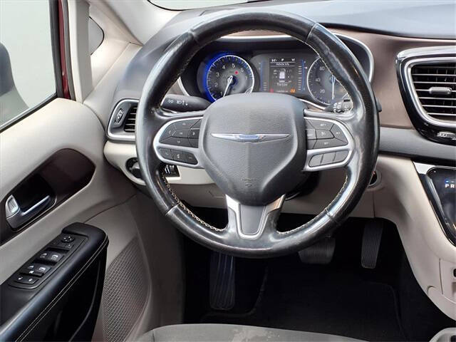 2020 Chrysler Voyager LX