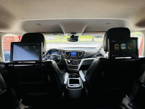 2017 Chrysler Pacifica Touring-L Plus