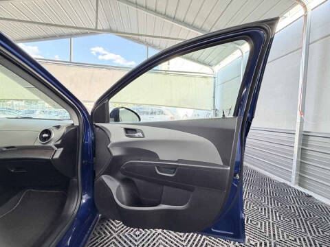 2013 Chevrolet Sonic LT Manual