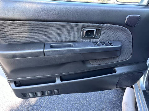 2001 Nissan Frontier SE