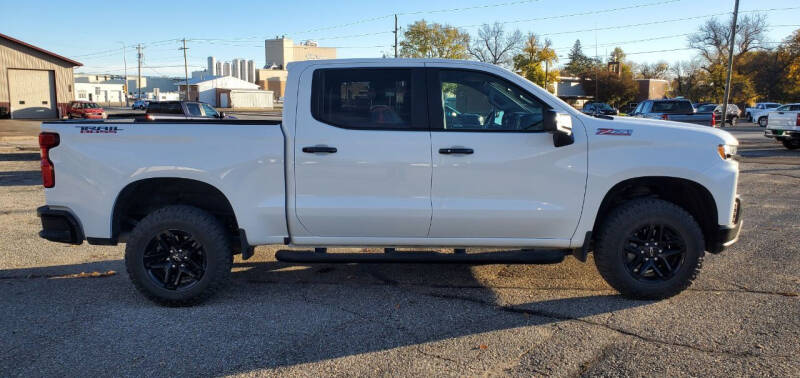 Used 2021 Chevrolet Silverado 1500 LT Trail Boss with VIN 1GCPYFEL6MZ425186 for sale in Milbank, SD