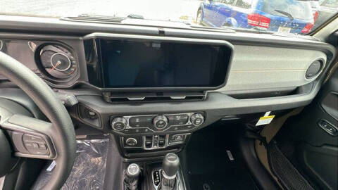 2026 Jeep Gladiator Sport