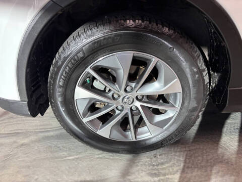 2017 Toyota RAV4 Hybrid XLE