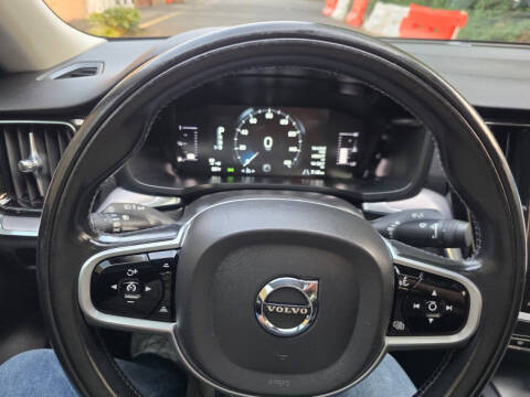 2019 Volvo S60 T6 Momentum
