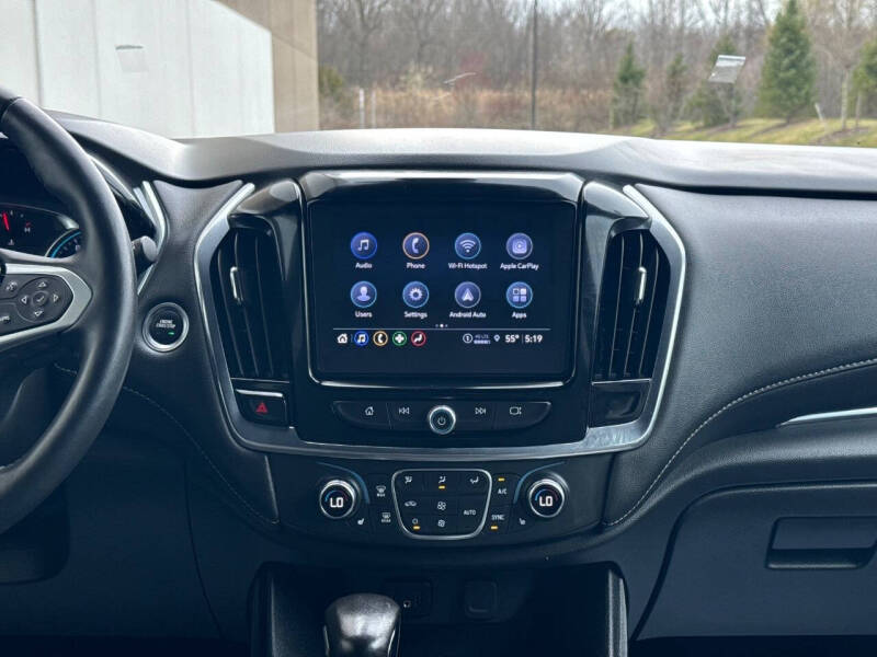 2022 Chevrolet Traverse LT Leather