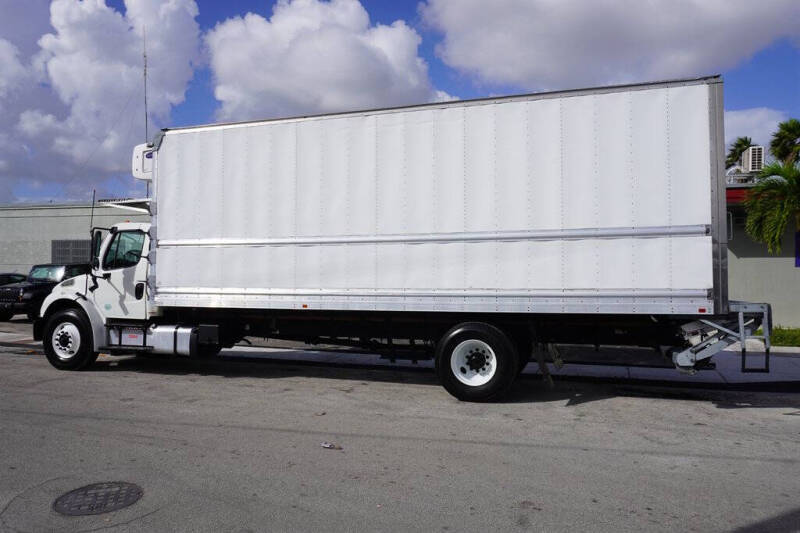 2018 Freightliner M2 106