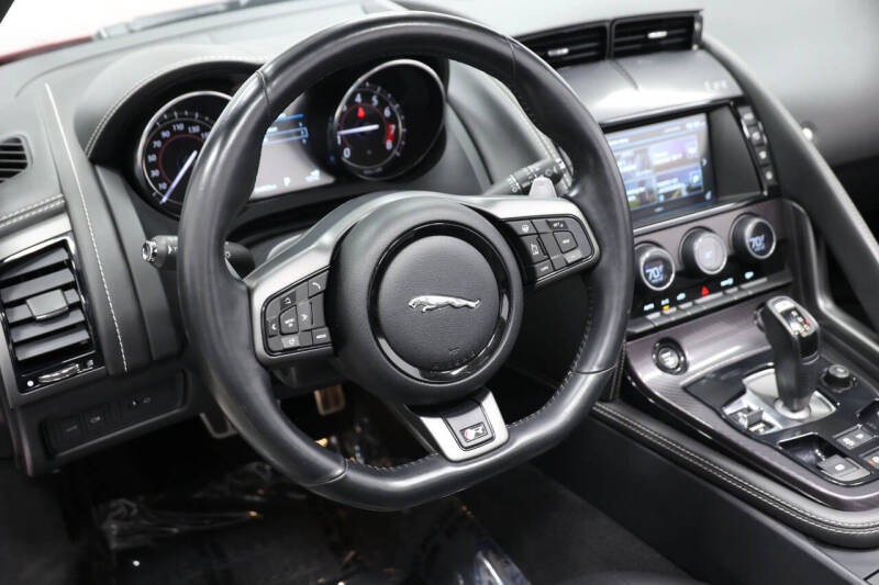 2016 Jaguar F-TYPE R