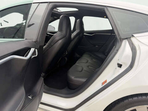 2016 Tesla Model S 90D