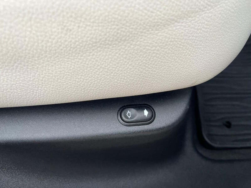 2019 Land Rover Range Rover Velar P250 R-Dynamic SE