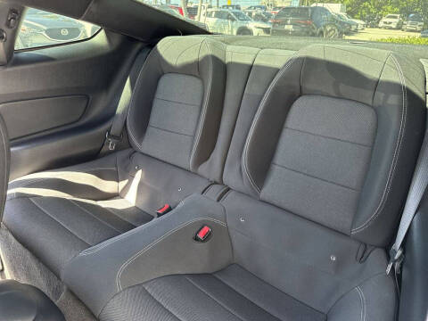 2016 Ford Mustang V6
