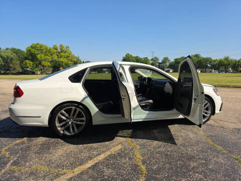 2016 Volkswagen Passat 1.8T R-Line