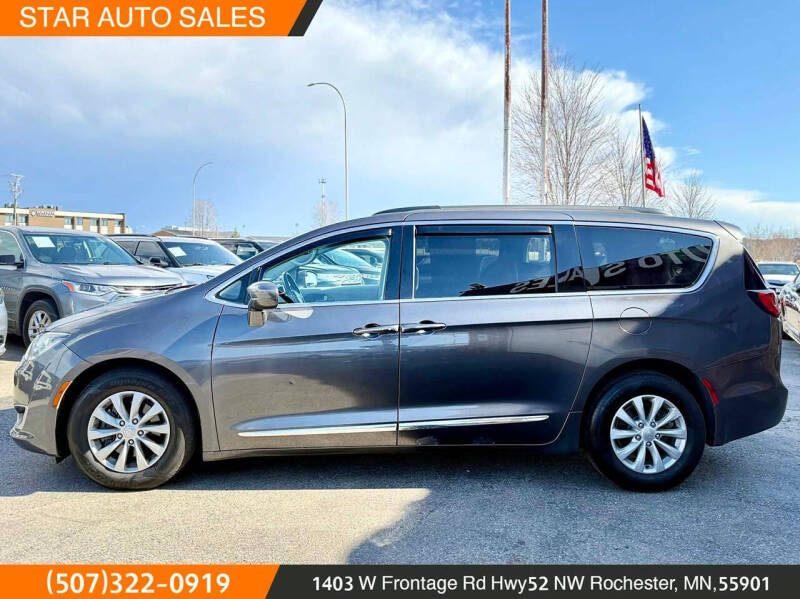 2017 Chrysler Pacifica Touring-L