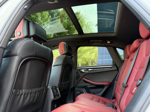 2020 Porsche Macan S