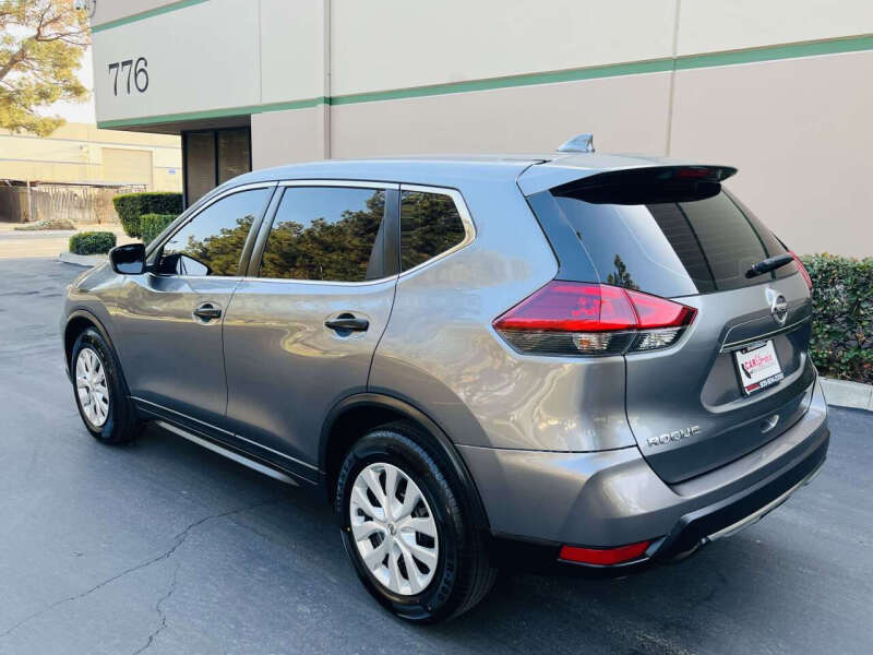 2018 Nissan Rogue S