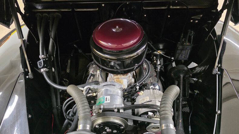 1942 Ford Super Deluxe