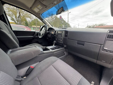 2012 Nissan Titan SV