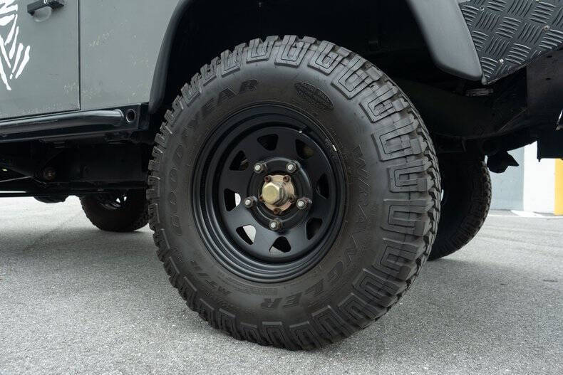 1991 Land Rover Defender