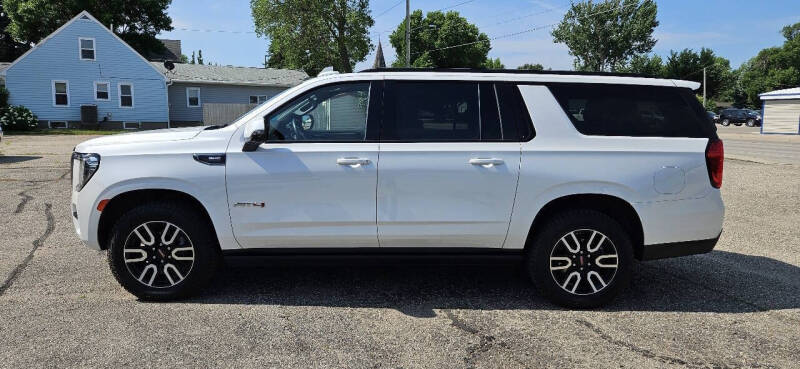 2023 GMC Yukon XL AT4