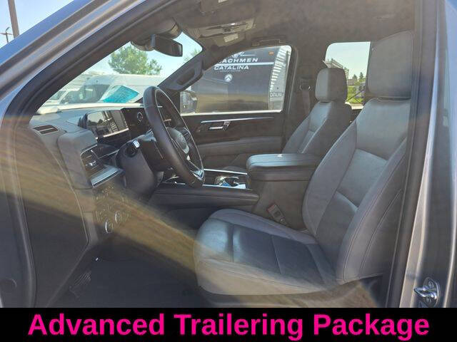 2025 Chevrolet Suburban LT