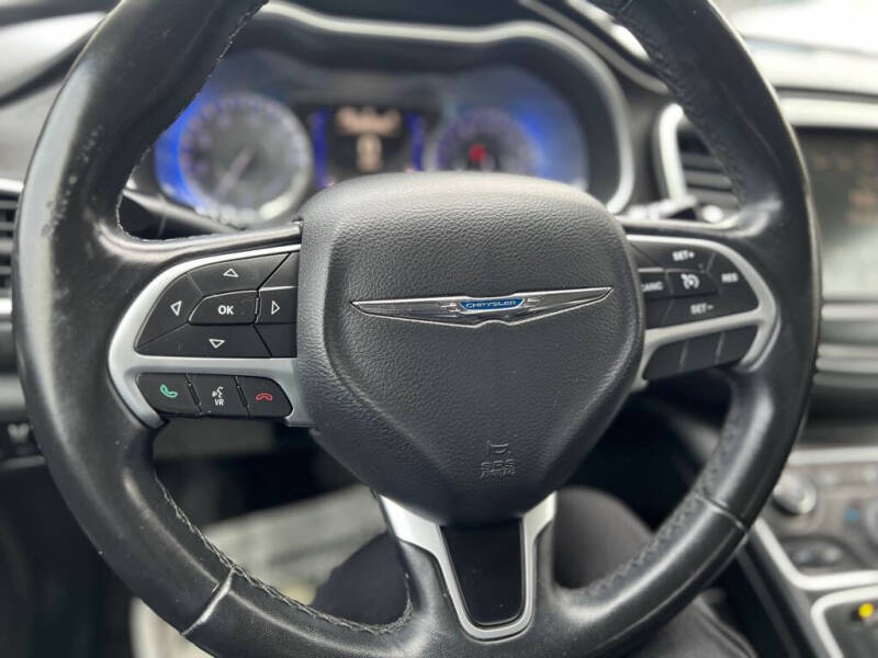 2017 Chrysler 200 Limited