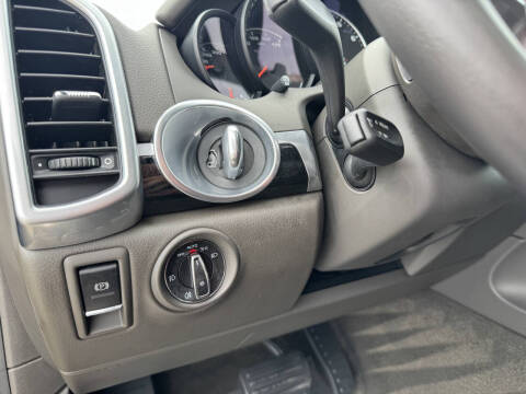 2017 Porsche Cayenne Platinum Edition
