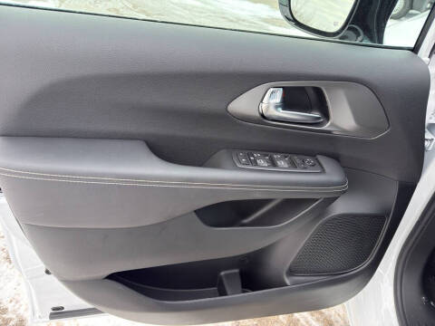 2026 Chrysler Voyager LX