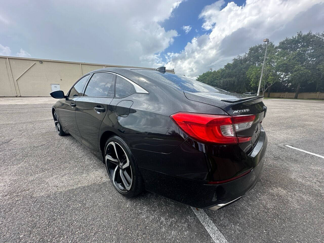 2018 HONDA Accord Sedan - $16,999