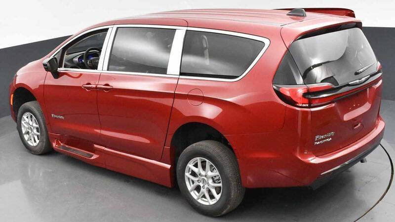 2024 Chrysler Pacifica Touring L