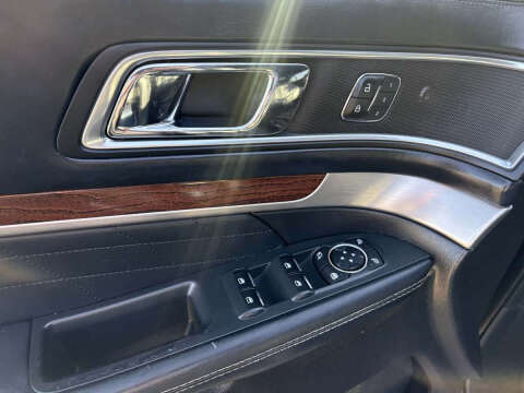 2017 Ford Explorer Platinum