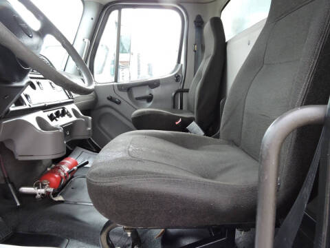 2012 Freightliner M2 106