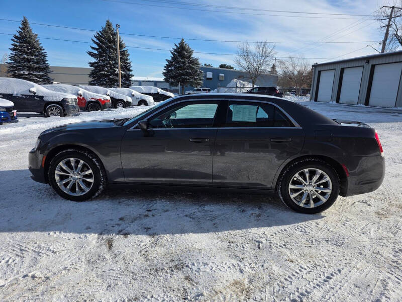2020 Chrysler 300 Touring