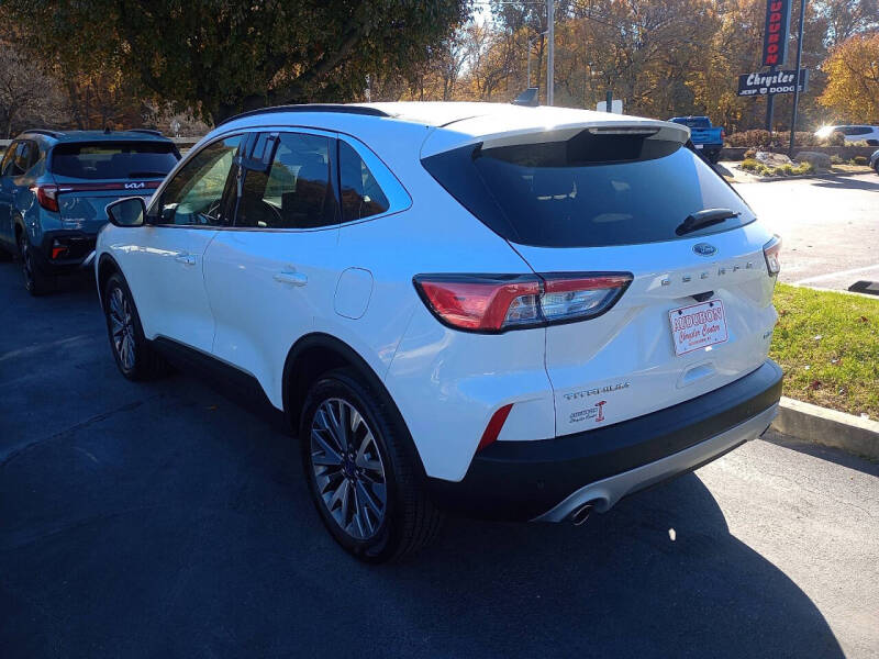 2022 Ford Escape Titanium