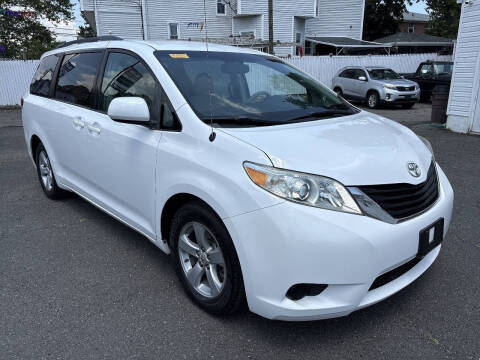 2011 Toyota Sienna LE 8-Passenger