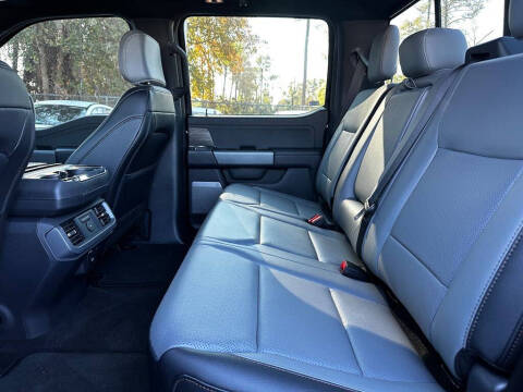 2025 Ford F-150 Lightning Lariat