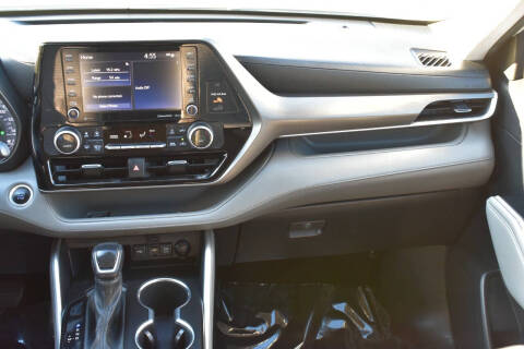 2021 Toyota Highlander LE