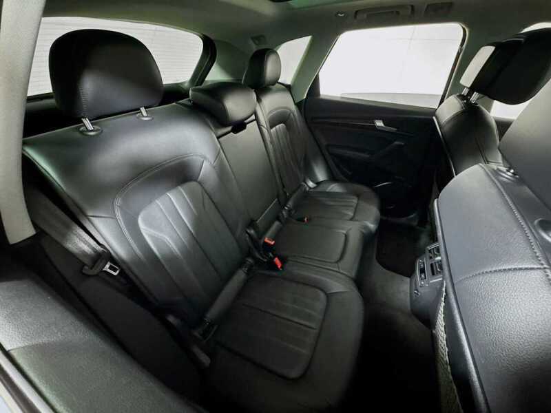 2020 Audi Q5 quattro Premium Plus 45 TFSI