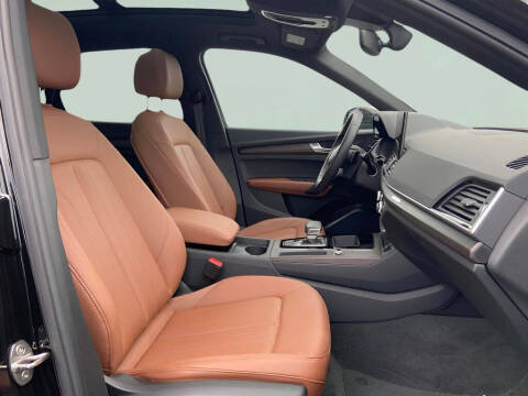 2025 Audi Q5 quattro Premium 40 TFSI
