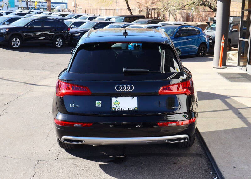 2020 Audi Q5 quattro Titanium Premium 45 TFSI