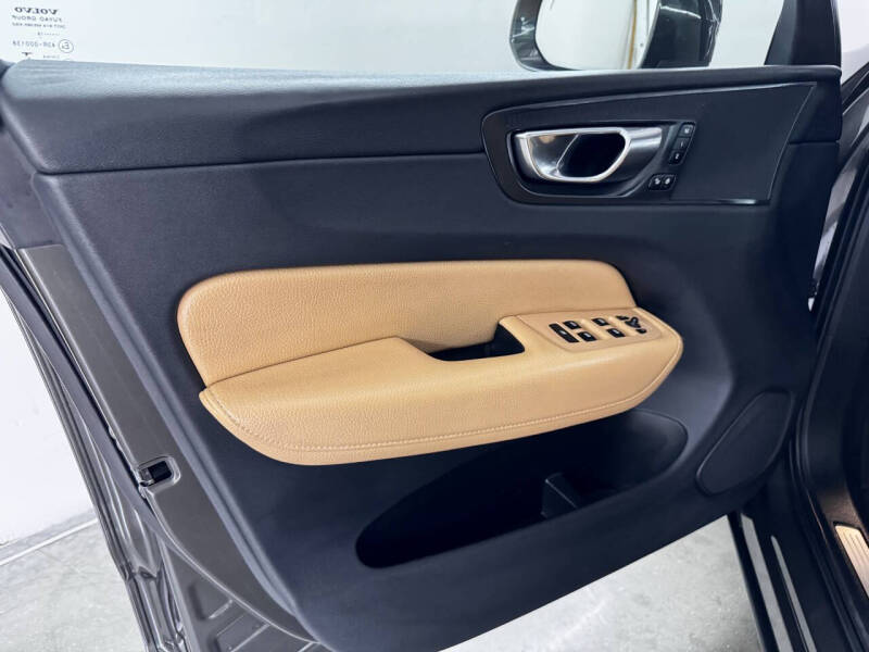 2018 Volvo XC60 T5 Momentum