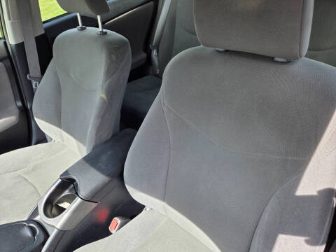 2014 Toyota Prius Two