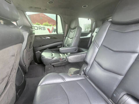 2017 Cadillac Escalade Platinum