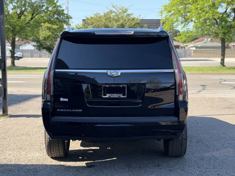 2017 Cadillac Escalade Standard